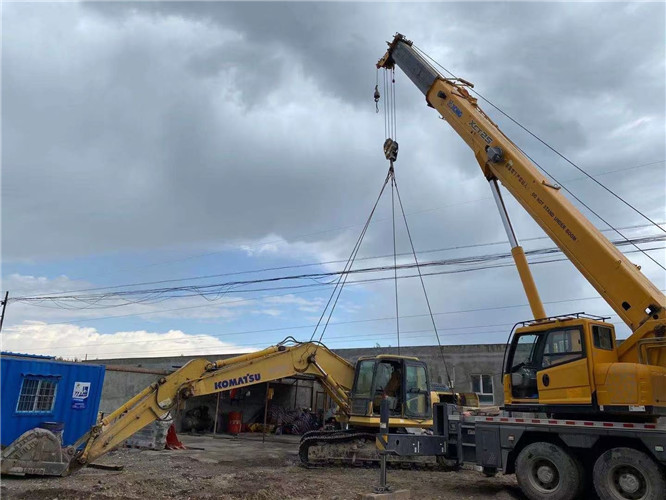 商州区25吨吊车的工作半径是多少？